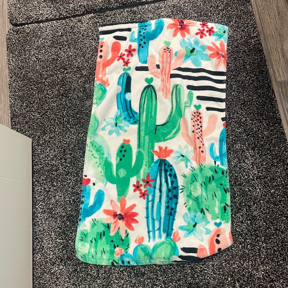 Betsey Johnson Hand Towels